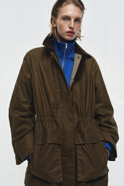 CHAQUETA DE CUELLO DE TERCIOPELO